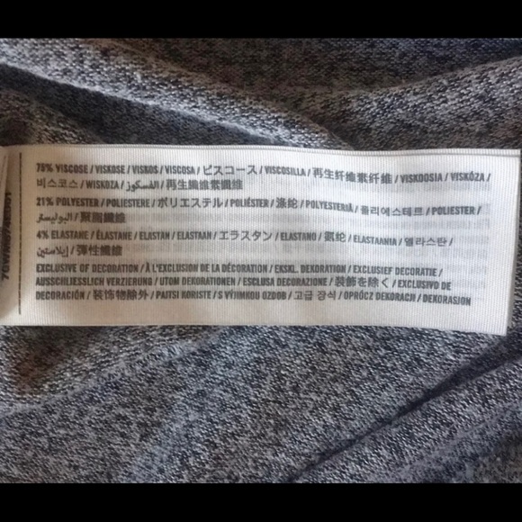 Hollister off the shoulder tops size Medium - Picture 5 of 6